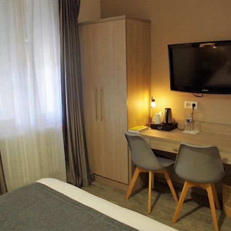 Logis Hotel Les Platanes Reyssouze Ngoại thất bức ảnh
