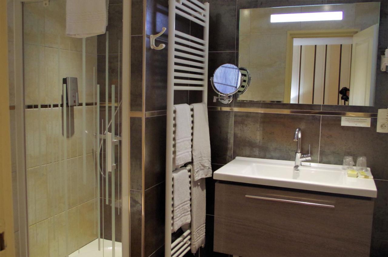 Logis Hotel Les Platanes Reyssouze Ngoại thất bức ảnh